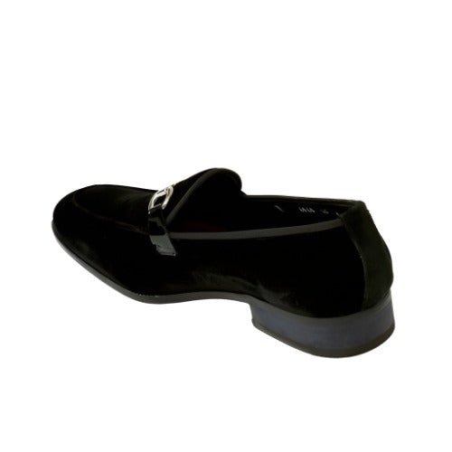 YM047 Black